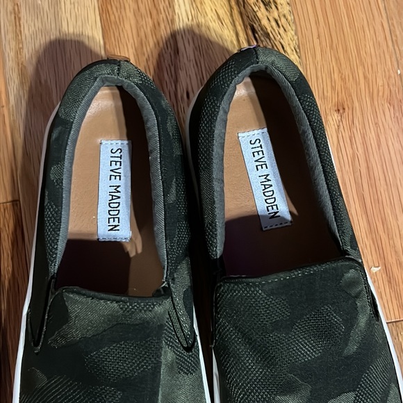 NWOT • Steve Madden • Camo • Platform - Picture 2 of 5